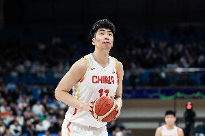 罰球不太準(zhǔn)！余嘉豪9中5貢獻(xiàn)13分8板 罰球6中3