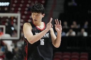 楊瀚森：很榮幸能被拿來(lái)和約基奇&姚明比較 適應(yīng)NBA不是放棄特點(diǎn)