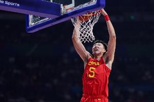 周琦在休斯敦治療腰傷 近期將返回中國男籃