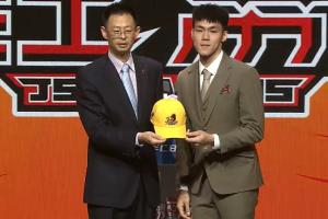??媒體人此前報道：龐崢麟若被非心儀CBA隊選中 大概率留在NBL