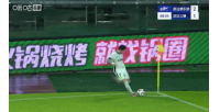 第70分鐘，樸志洙俯身頭球破門，三鎮(zhèn)客場2-2扳平比分！