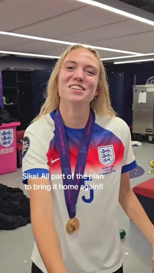 自己燉自己??英格蘭女足球員開玩笑稱“首戰(zhàn)輸給法國是故意的”