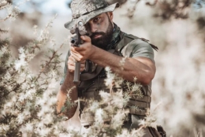 士兵突擊！格瓦迪奧爾假期體驗特種兵：夢想?yún)⑴c真正的突擊任務