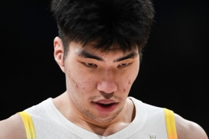 媒體人：中國男籃打陣地戰(zhàn)時 內(nèi)線的戲份要大幅度削弱