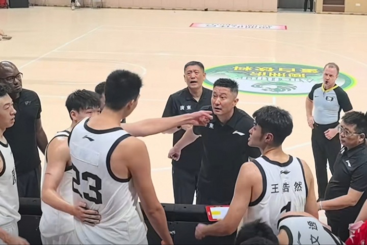 徐昕和杜鋒沖突？昨日團(tuán)結(jié)杯暫停兩人正面對峙 后被隊(duì)友推開