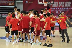 探長：中國男籃已順利抵達沙特吉達 完成了在當地的首堂訓練課