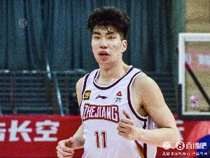 余嘉豪為浙江出戰(zhàn)4個賽季 上賽季場均13.5分8籃板&投籃命中率62%
