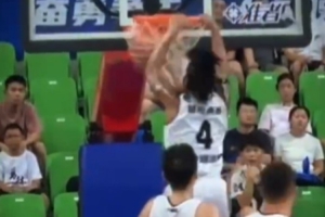 NBL單場(chǎng)扣籃可以做集錦的男人：尼文-格洛弗