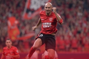 成都蓉城以2-1戰(zhàn)勝山東泰山，完成本賽季三殺！