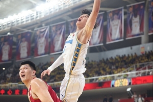 媒體人：曾凡博原有意今夏再次挑戰(zhàn)NBA CBA半決賽受傷打亂了計劃