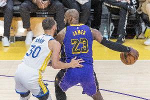 NBA生涯總薪資Top25：詹姆斯5.84億力壓庫(kù)里 KD第6 東契奇第24