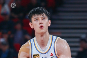 媒體人：E10合同不意味著曾凡博會(huì)離開首鋼 得爭(zhēng)取正式或雙向合同