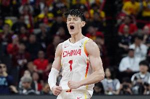 媒體人：傷病導(dǎo)致選材受限 但無論誰入選 代表的都是中國男籃！