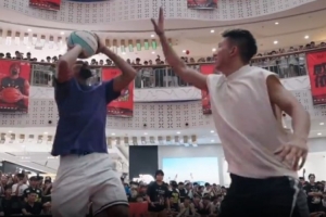 還是球迷們熟悉的DVD 打卡三城，威力依燃 下午江城武漢期待見面