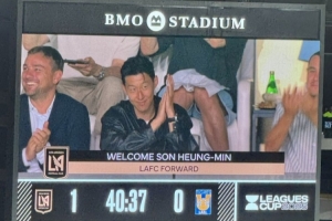 新援孫興慜現(xiàn)場見證贏球，聯(lián)盟杯第三輪洛杉磯FC2-1取勝