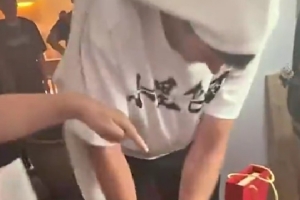 小李飛刀上線！里夫斯學(xué)習(xí)木匠專業(yè)知識(shí) 有聲有色