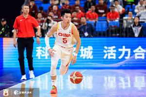 媒體人：中國(guó)男籃進(jìn)攻滯澀 胡明軒廖三寧戲份偏少 有些無(wú)所適從