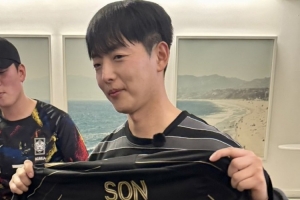收藏品！第一件洛杉磯FC孫興慜簽名球衣出爐