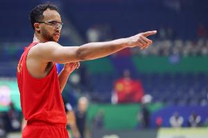 2年前的今天：李凱爾完成在中國男籃的首秀 6中3貢獻(xiàn)11分6板