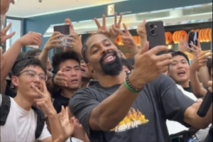丁威迪中國行——蚌埠的熱情讓丁威迪真的感動 高溫也擋不住！