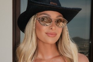 哈利伯頓女友曬性感寫真：沉迷于夏天????