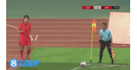 U20女足2-0領(lǐng)先！黎巴嫩女足門(mén)將防角球失誤，劉玲門(mén)前將球碰進(jìn)