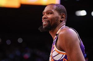 KD：我怎么敏感了？因?yàn)槲沂蔷扌荎D 還在網(wǎng)上和一群農(nóng)民聊天？