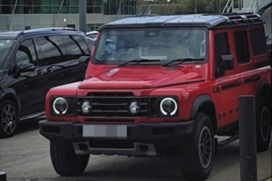 紅魔球迷吐槽塞斯科紅色吉普車：希望他球踢得比選車的品味好
