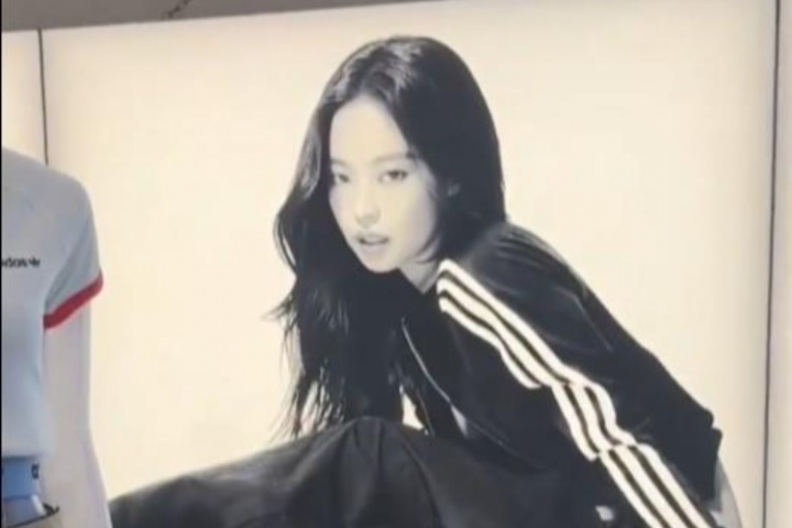 ??好眼光！杰倫威上海探店看見Jennie海報(bào)??回頭猛瞅了好幾眼