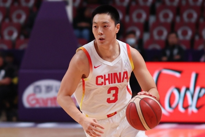 牌面拉滿！央視晚間新聞播報(bào)男籃戰(zhàn)報(bào) 但念錯(cuò)名字讀成胡明汗hàn