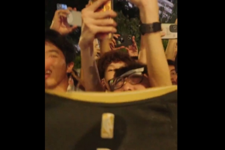 庫里發(fā)推開啟中國行：剛剛抵達中國 中國球迷的熱情無可比擬！