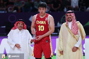媒體人：王俊杰賽后哭了 說明這個愛笑的20歲小孩哥不甘于此