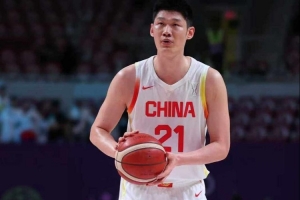 專心！媒體人：胡金秋在集訓期間拒絕了回家看看妻子和孩子的機會