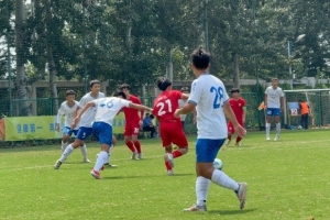 中國青少年足球聯(lián)賽，上海海港U17隊以小組第二名挺進下一階段