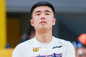媒體人：張文逸留廣東因成長空間 杜鋒罵歸罵&一直都愿給糾錯(cuò)機(jī)會(huì)