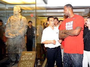 久違了！詹姆斯時(shí)隔六年再次造訪中國 上次是19年參加NBA中國賽
