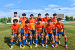 四連冠！山東泰山隊(duì)3-0廣東銘途A隊(duì)奪中青賽U15組別冠軍