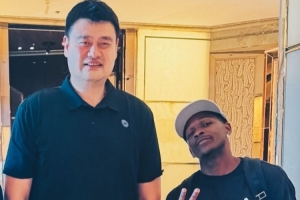 愛德華茲要隔扣姚明來致敬！森林狼官推：只有他敢這么說??