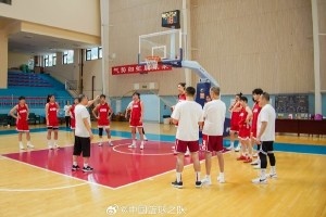 中國女籃結束第一周夏訓 張子宇因為高原反應比較大還在逐漸適應