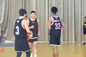 探長：彰華非現(xiàn)身廣州龍獅俱樂部基地 身穿隊服參與訓練