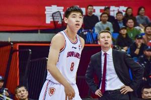 2年前廣州男籃核心班底如今各奔東西 崔&焦加盟廣東 陳盈駿赴北京