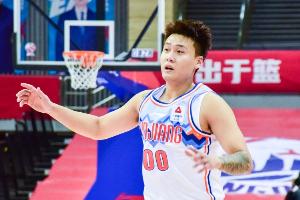 媒體人：首鋼今夏一直在尋找國產后衛(wèi) 新疆尊重球員意愿促成轉會