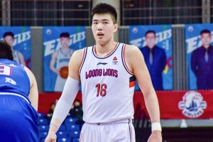 媒體人：焦泊喬為廣東內(nèi)線提供硬度&高度 崔永熙大大提升鋒線水平