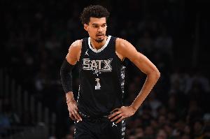 2050年NBA會發(fā)生什么？文班成GOAT？庫里15-16賽季表現(xiàn)永遠封神？